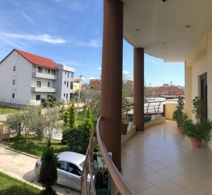 Villa Uklala Kamez Exterior photo